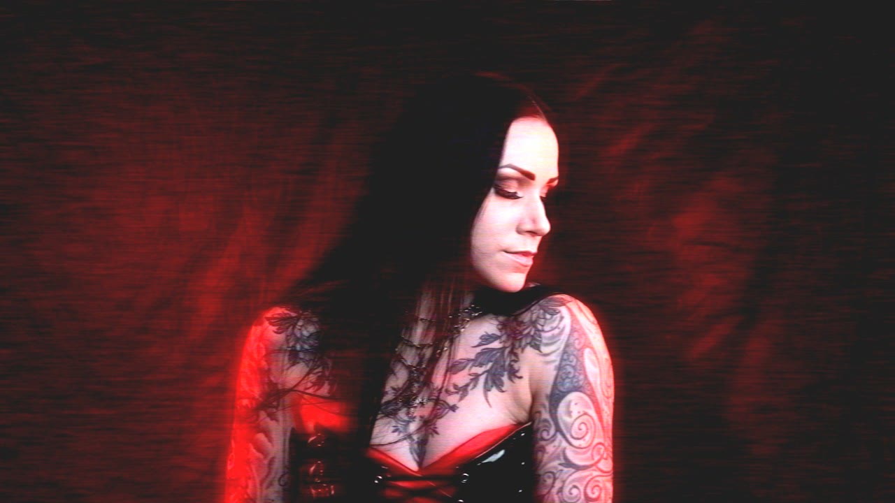 Unén, from the official video