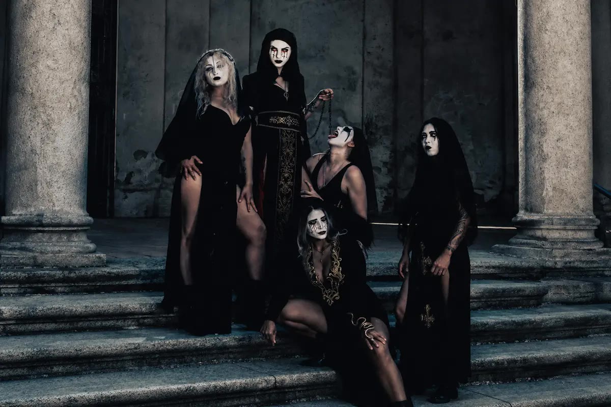 VINDICTA sign with Napalm Records and share the single "IDOL(L)S"