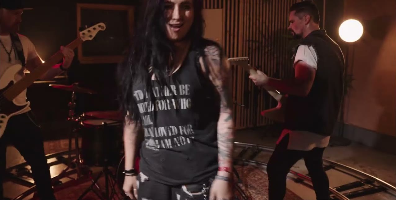 Circus 66, from the official video